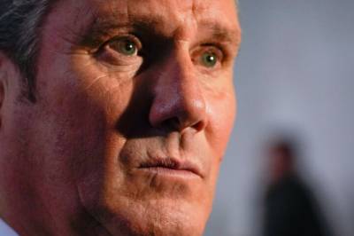 Flere vender Starmer ryggen: - Katastrofalt