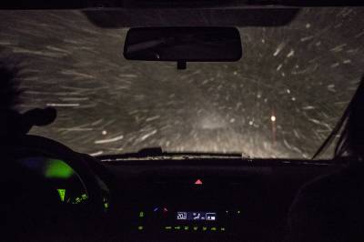 Varsler snøfokk og utfordrende kjøreforhold