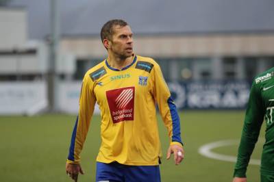 Theting kastes inn etter treneravgang