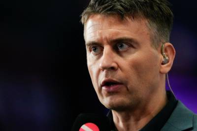 - Å skyte av seg foten