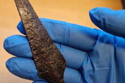 Jegeren bommet, og pila forsvant. Da den dukket opp igjen, visste ingen hva den var