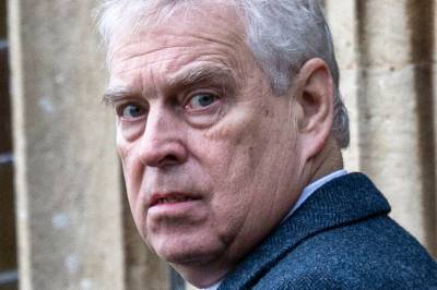 Detaljene ryster kongehuset