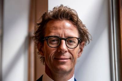 Han har jobbet med klær i 40 år. Dette mener han nordmenn bør slutte med.