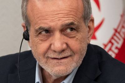 Irans president om kommunikasjonen med Khamenei: – Veldig vanskelig
