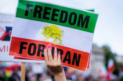 Tre grunner til at regimet i Iran overlever