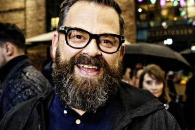 SISTE: TV-kjendis og artist røper privat lykke