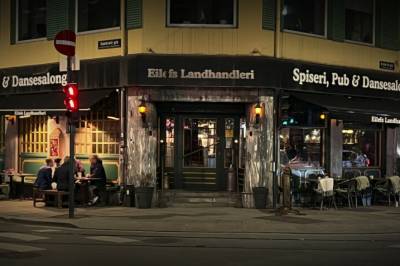 Avslørt: Alle møttes på pub