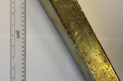 Lurt av gulbarrer og edelstener: Tre tiltalt