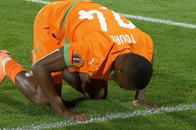 Se høydepunktene: Elfenbenkysten til kvartfinale etter vanvittige soloprestasjoner