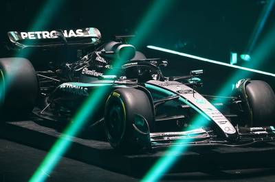FIA tar angivelig Mercedes og Red Bulls parti i en omstridt sak om smutthull i Formel 1-reglementet