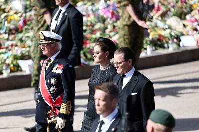 Den svenske kongefamilien i prosesjon