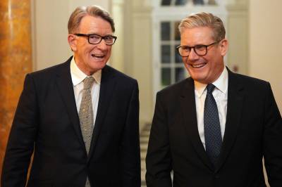 Britiske medier erfarer: Starmers stabssjef går av