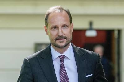 Kronprinsen sier Mette-Marit er blitt dårligere, og at kongeparet må ta hensyn til alderen