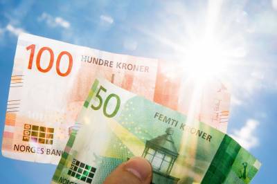 Kronen er årets beste valuta – strateg tror ­det vil fortsette