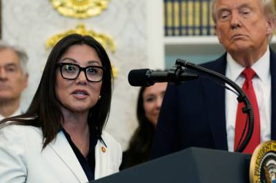 - Administrasjonen kollapser