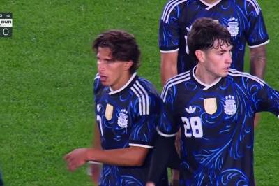 Giuliano Simeone med mål mot Burkina Faso