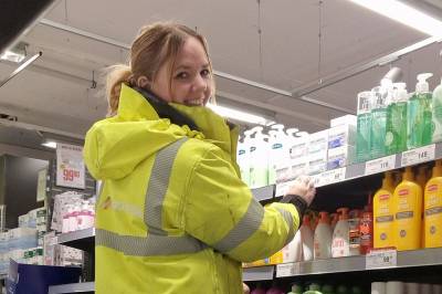 Malin går med arbeidsklær på fritiden: – Føles tryggere