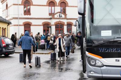 Stenger Oslo S i pinsen – slik påvirkes kollektivtilbudet i Ringerike de røde dagene