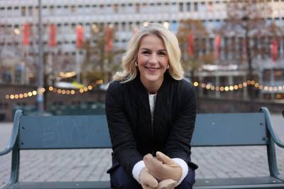 width=device-width, initial-scale=1