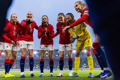 NRK og TV 2 skal sende fotball-VM i 2027