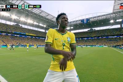 Vinicius-show da Brasil slo Skottland