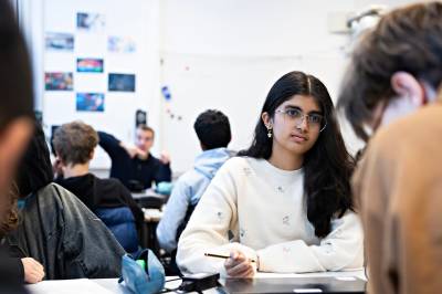 Etter ni år på internasjonal linje har elevene fått beskjed om at det er slutt. Håper Stortinget kan redde tilbudet.