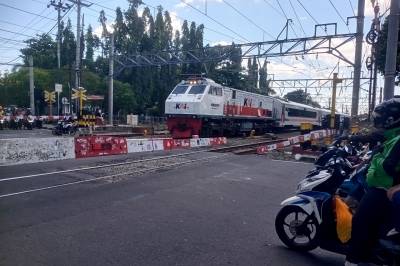 Togkollisjon i Jakarta etterlater 15 døde og rundt 100 skadde