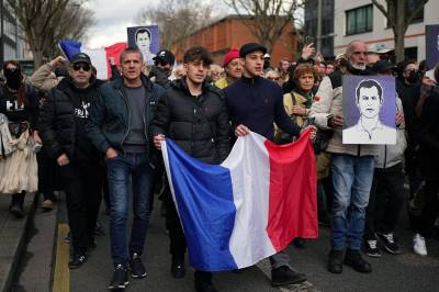 Politisk vold i Frankrike og Ap-sjokk i ny meningsmåling