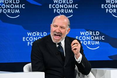 USAs handelsminister buet på i Davos-middag