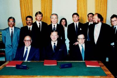 Ny vurdering: UD burde trolig hatt Rød-Larsens «privatarkiv»