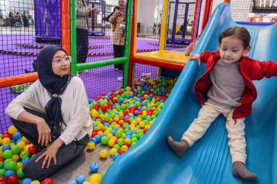 Kaos i lufta: Hundretusener rammet