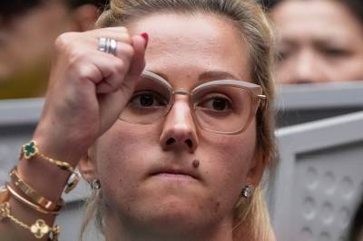 Tennisstjerne fikk kjeft av kona under pinlig Roland-Garros-exit: – Du må oppføre deg