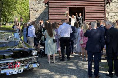 Bryllup og bokbad hos Petter Dass