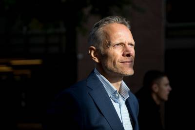 Fire eksperter: Slik investerer du 100.000 kroner nå