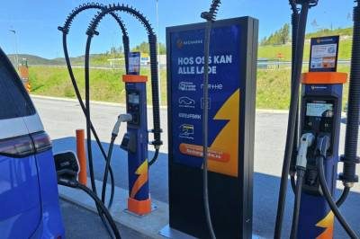 Nå tar alle Recharge-lynladere kort