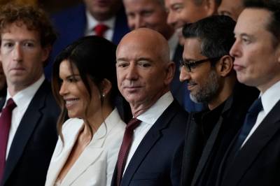 Jeg kan ikke huske sist jeg lo så mye av en så skremmende bok