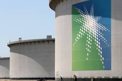 Bloomberg: Saudi Arabia starter oljeproduksjonskutt