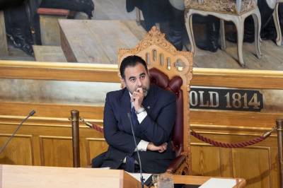 Dialogmøte med Gharahkhani splitter eksiliranere