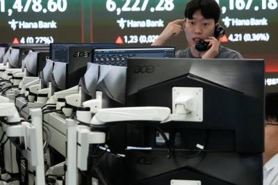 Asia faller før helgen tross geopolitisk håp