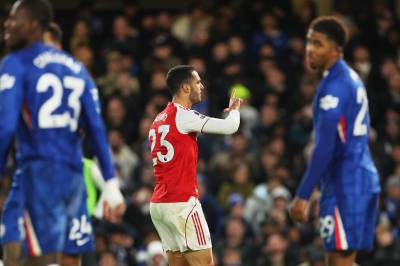 Chelsea rystet Arsenal med ti mann – Merino reddet uavgjort for serielederen