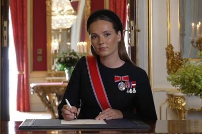 Her signerer kronprinsessen sin ed