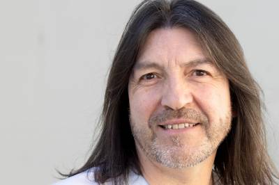 Han var langt nede og hadde ikke råd til julegaver. Så ringte det på døren.