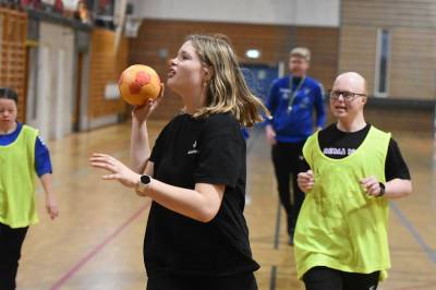 Til kamp mot politikerne