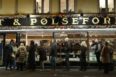 Lange køer hos slakteren før jul