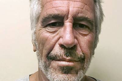 Stiller spørsmål ved Epstein-dødsfall