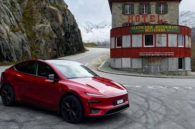 Se video: Teslas nye understell imponerer