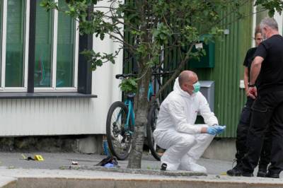 Drepte ekskona på åpen gate: Forsvarer med kraftsalve mot politiet