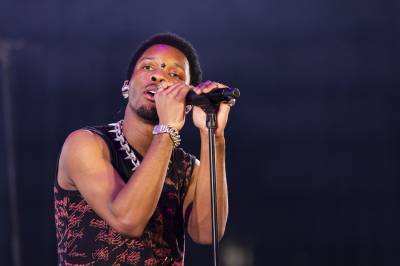 Popstjerne tiltalt for drap på 14 år gammel jente