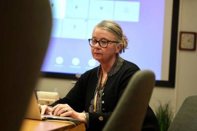 Mevolds fremtid skal diskuteres i lukket møte i dag