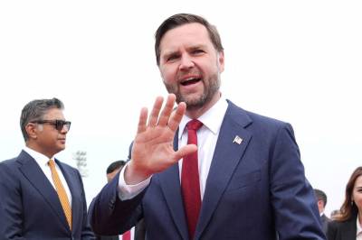 J.D. Vance har landet i Pakistan